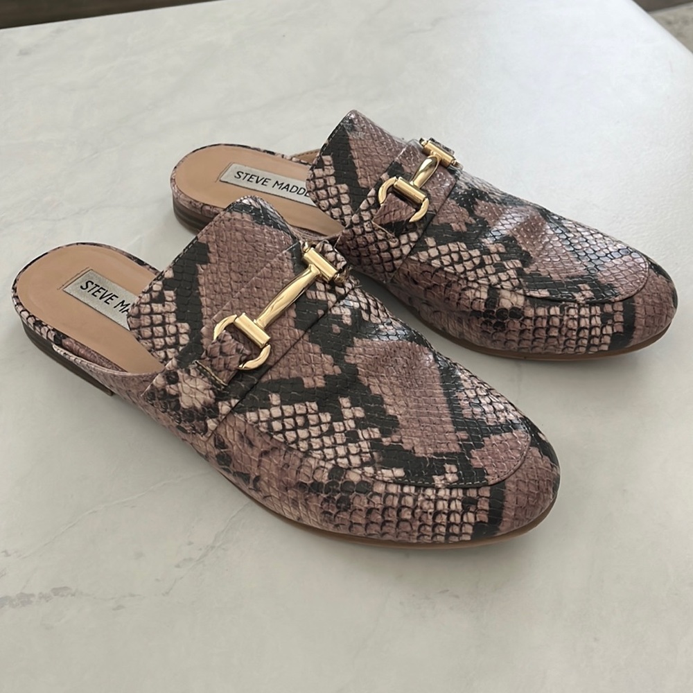 Steve Madden Pink Snakeskin Mule Size 8